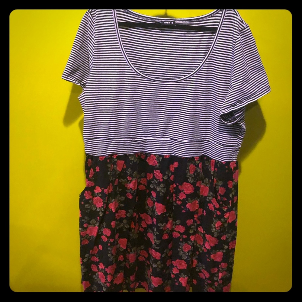 Super cute power clashing torrid Dress! w/pockets